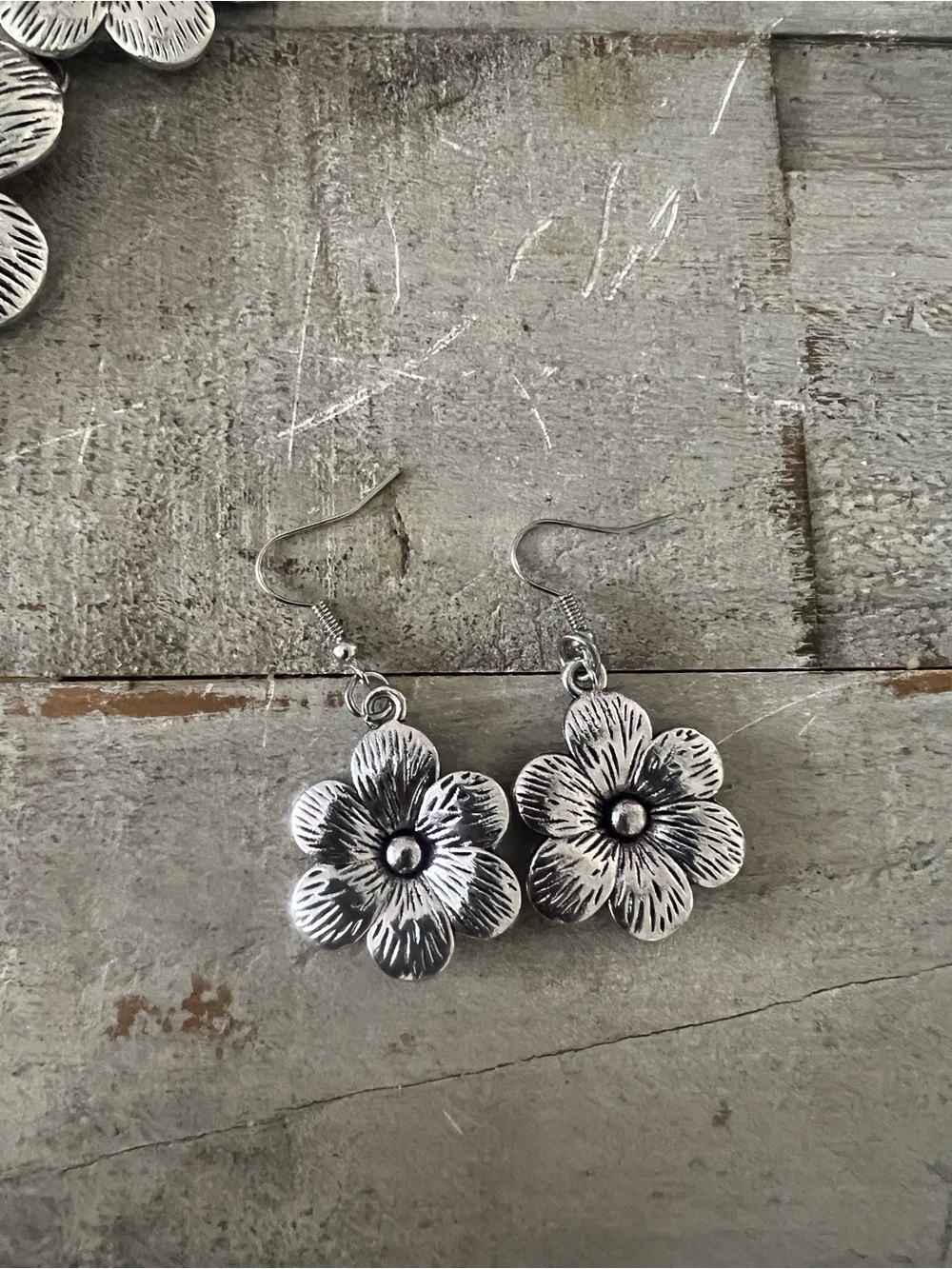 Silver Tone Floral Statement Necklace and Earrings Set - Picture 3 of 6